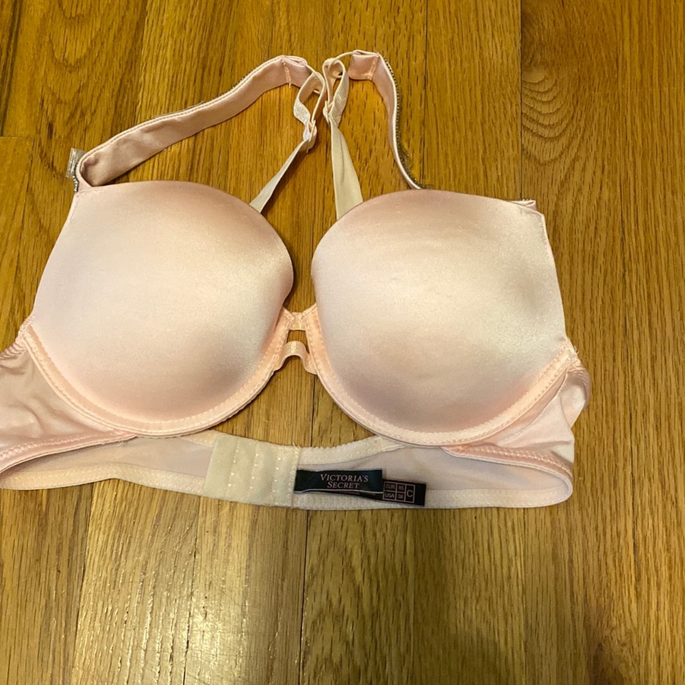 Victoria secrets bra 36C  blink on the straps